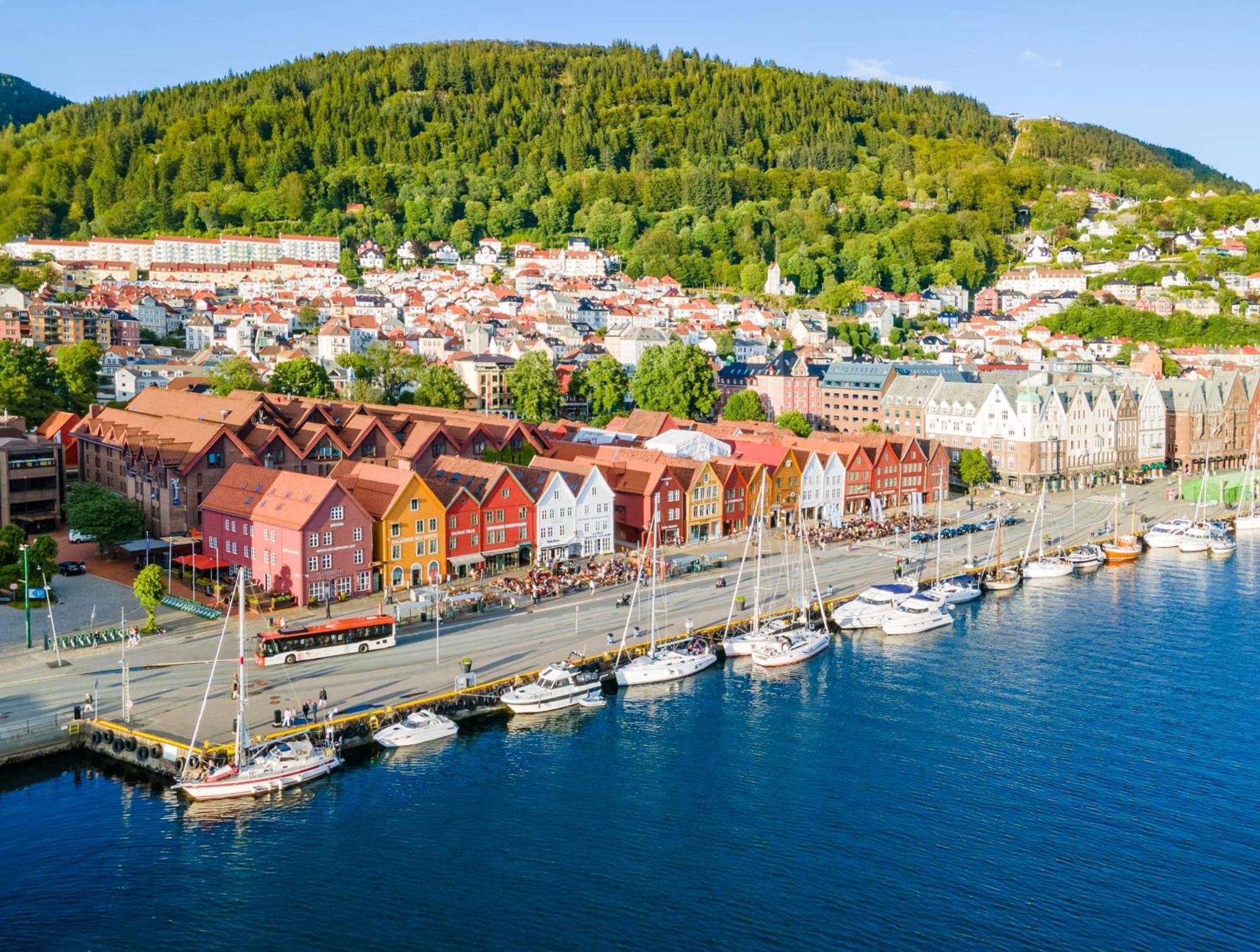 Live In Historic Building - View To Bryggen Apartman Bergen Kültér fotó